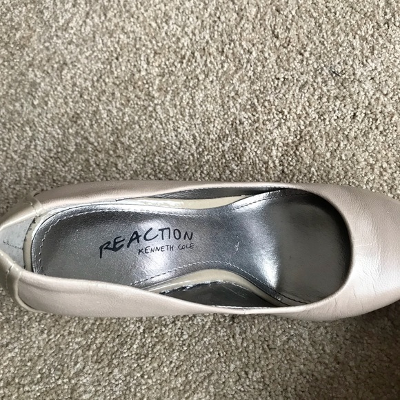 Kenneth Cole Reaction Leather Wedges - Picture 5 of 6